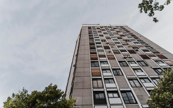 Чи потрібна охорона багатоквартирним будинкам?
